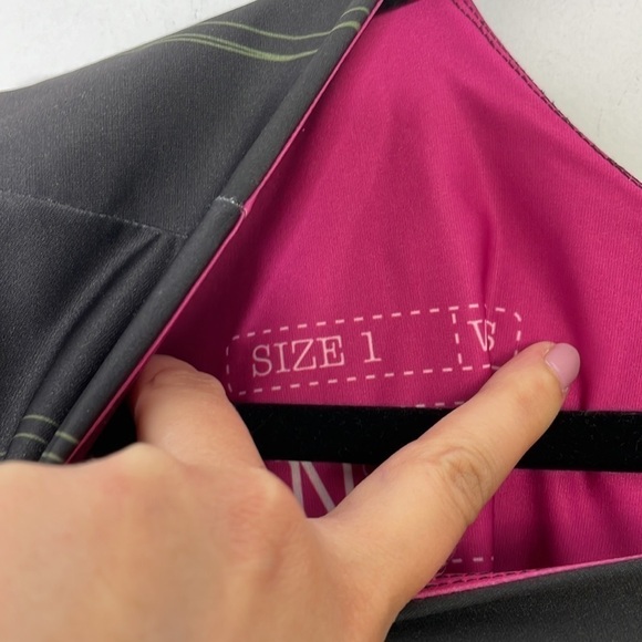 VOLT design made in Quebec Phoenix artsy stretchy abstract print dress - Picture 8 of 10